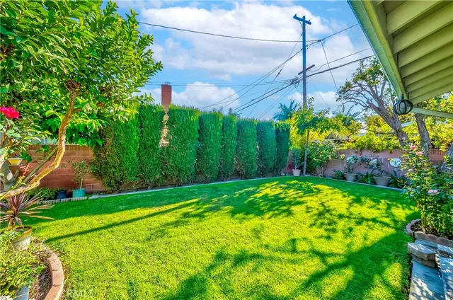 $999,000 | 2041 Knoxville Avenue, Long Beach, CA 90815