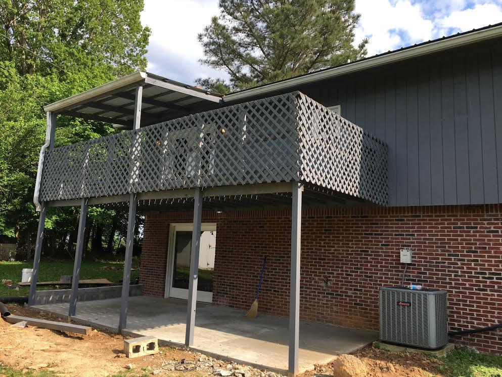 6056 Highway 76 East Springfield, TN 37172 - Photo 19 of 21 a front view of a house with parking space