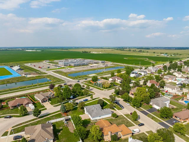 $375,000 | 24730 South Foxford Drive, Manhattan, IL 60442