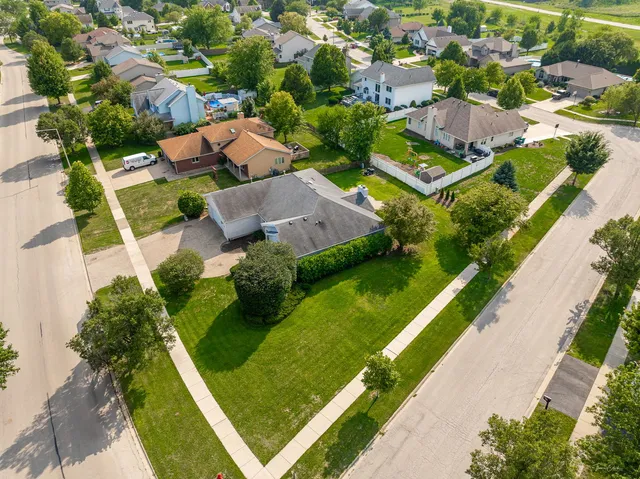 $375,000 | 24730 South Foxford Drive, Manhattan, IL 60442