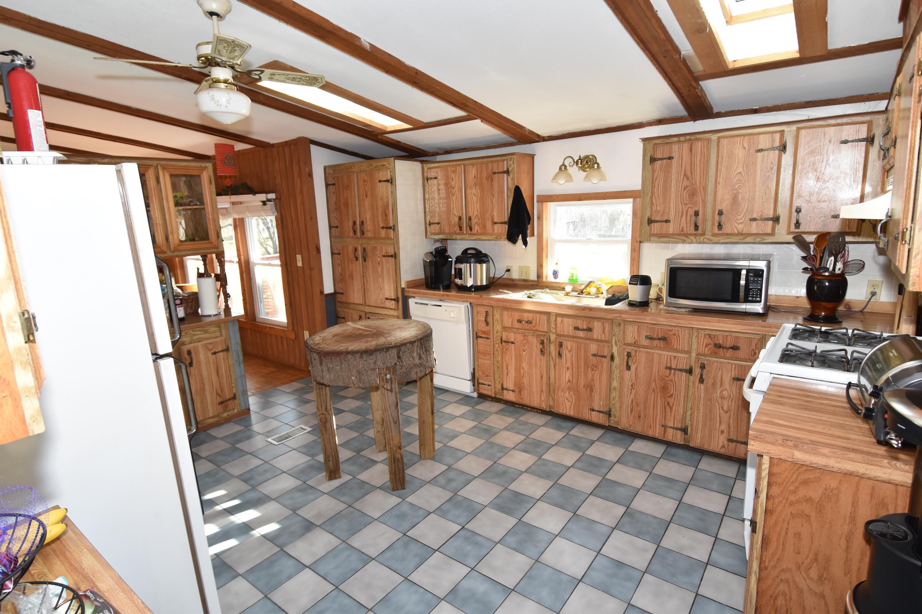 237 Sycamore Road Hebron, OH 43025 - Photo 16 of 23 237 Sycamore - 9