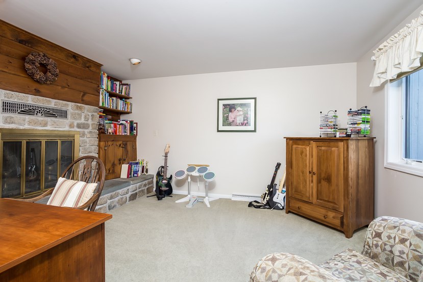 581 Middle Road Portsmouth, RI 02871 - Photo 16 of 33