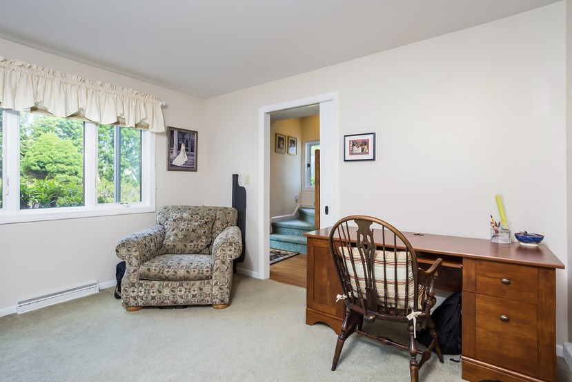 581 Middle Road Portsmouth, RI 02871 - Photo 17 of 33