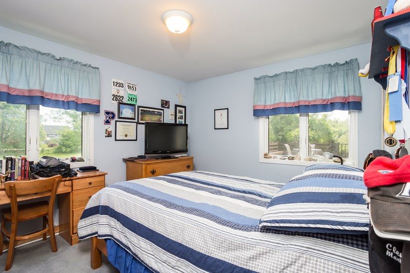 581 Middle Road Portsmouth, RI 02871 - Photo 18 of 33