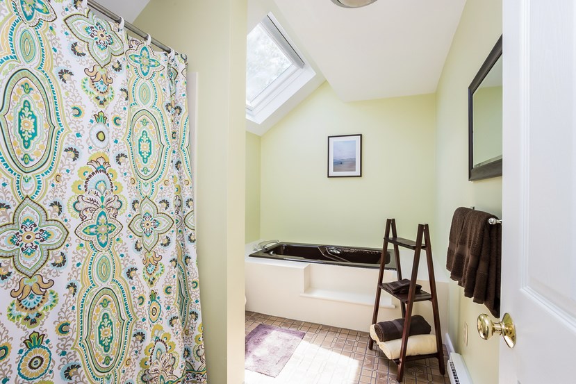 581 Middle Road Portsmouth, RI 02871 - Photo 22 of 33