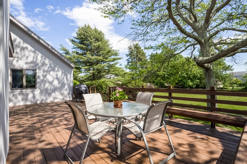 581 Middle Road Portsmouth, RI 02871 - Photo 31 of 33
