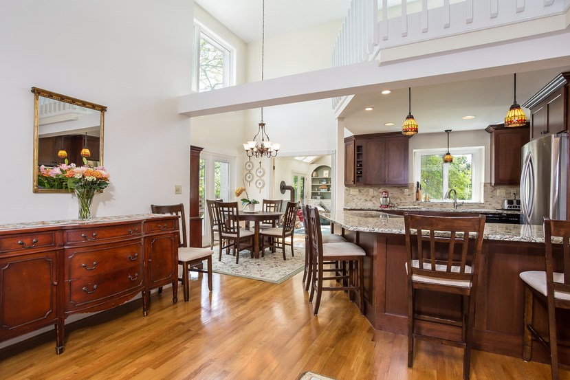 581 Middle Road Portsmouth, RI 02871 - Photo 7 of 33