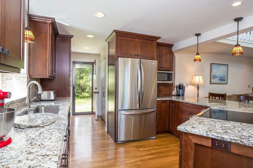 581 Middle Road Portsmouth, RI 02871 - Photo 10 of 33