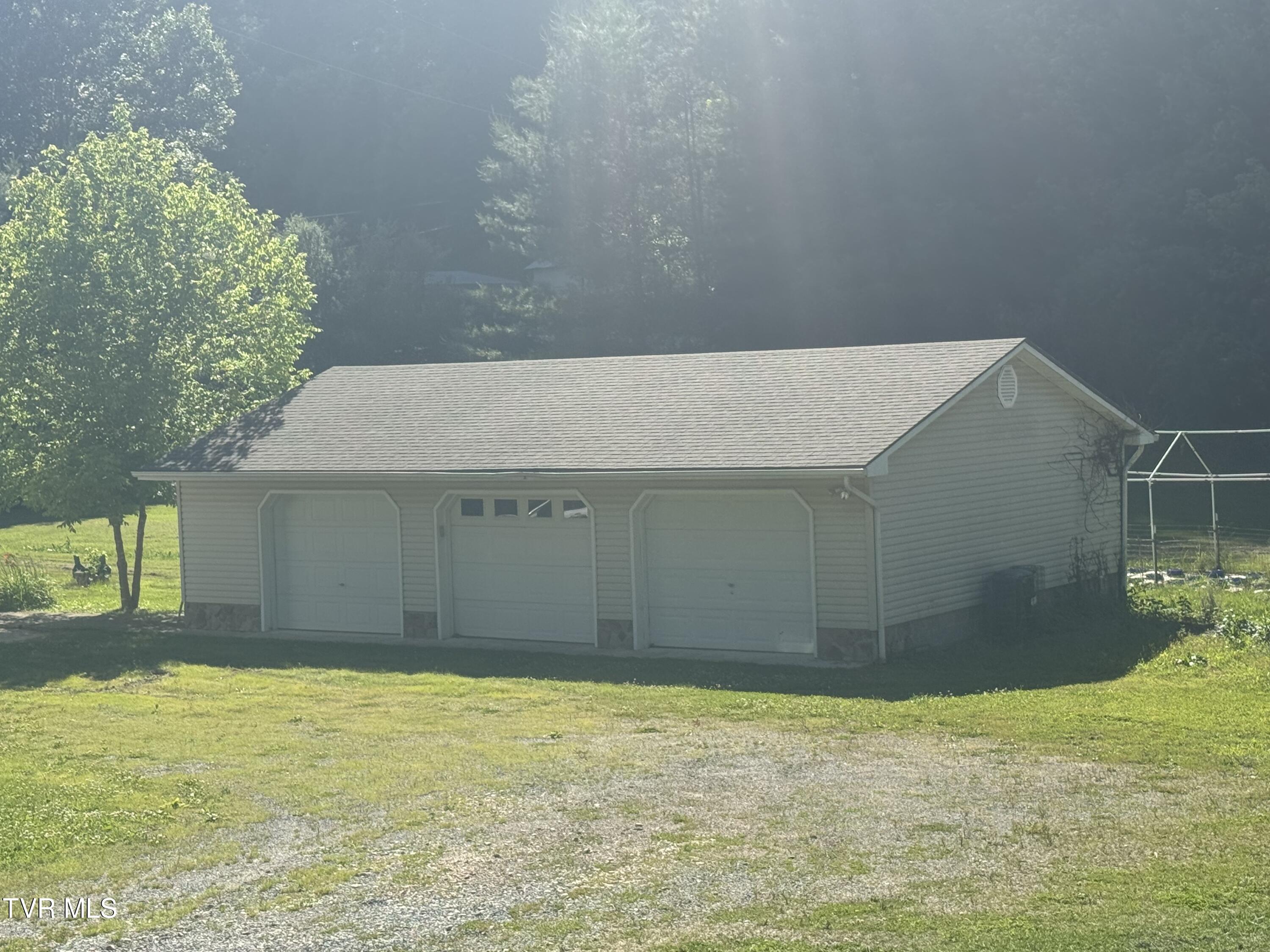 563 Whaley Town Road Butler, TN 37640 - Photo 2 of 29 IMG_9683