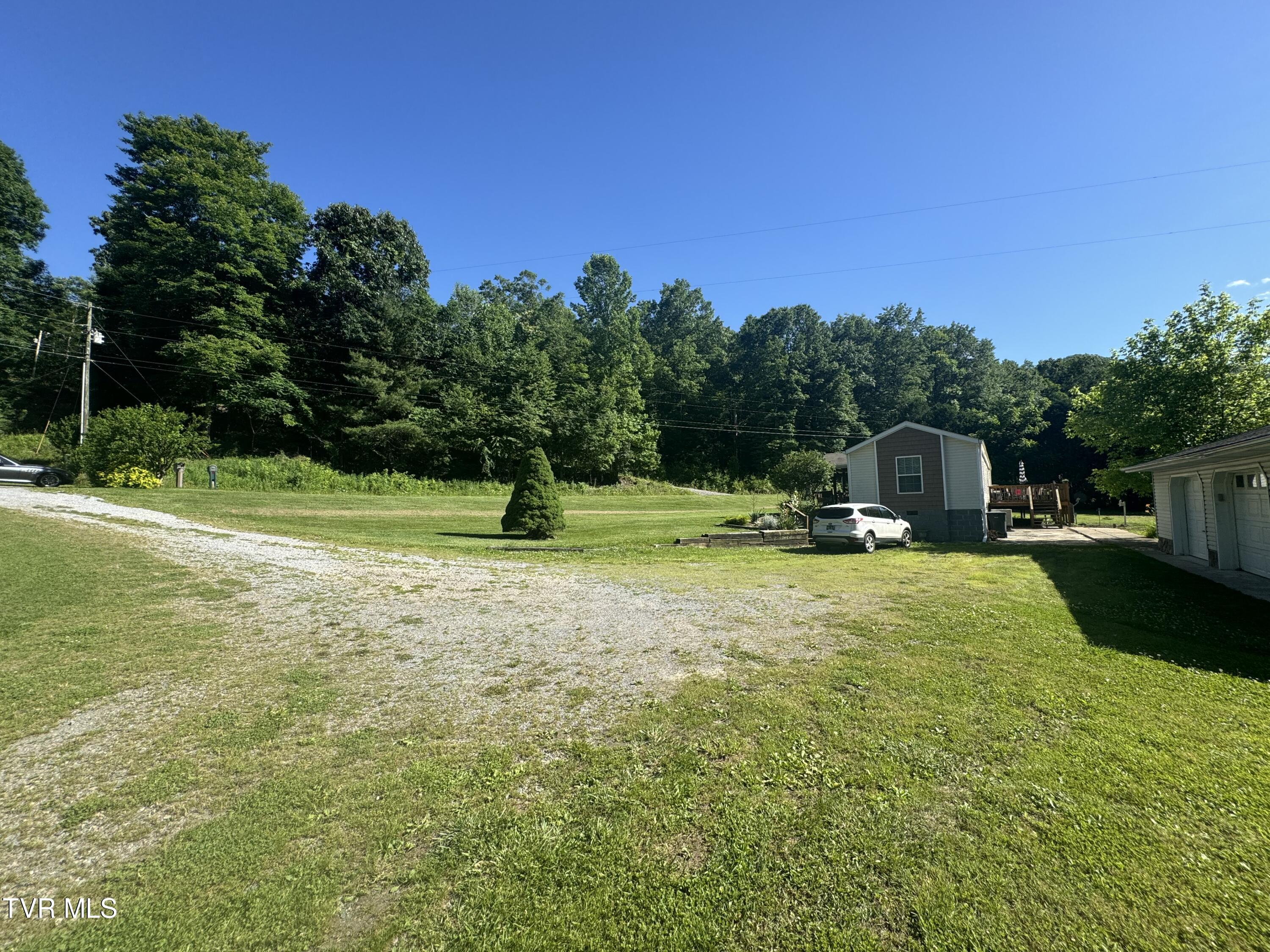 563 Whaley Town Road Butler, TN 37640 - Photo 6 of 29 IMG_9687