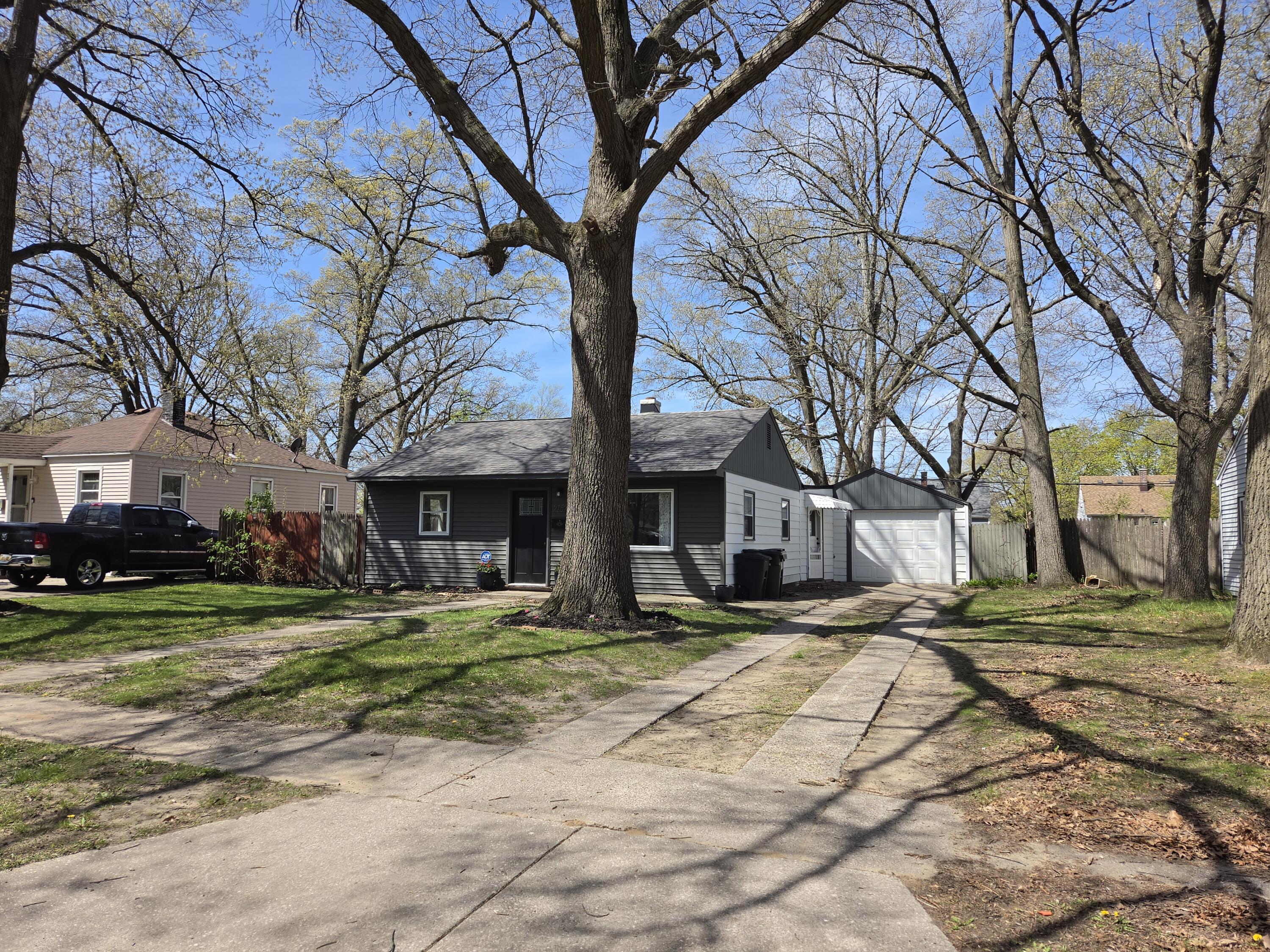 2167 Austin Street Muskegon, MI 49444 - Photo 2 of 24 Right side view