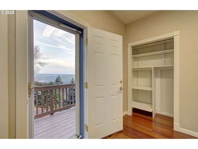 $925,000 | 444 Sommerset Road, Woodland, WA 98674