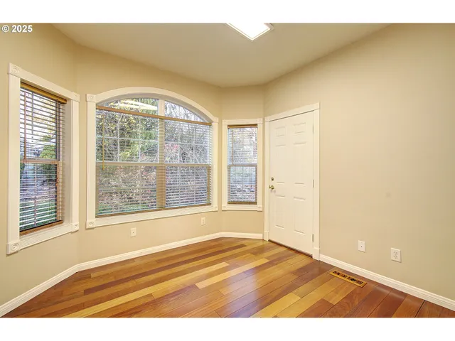 $925,000 | 444 Sommerset Road, Woodland, WA 98674