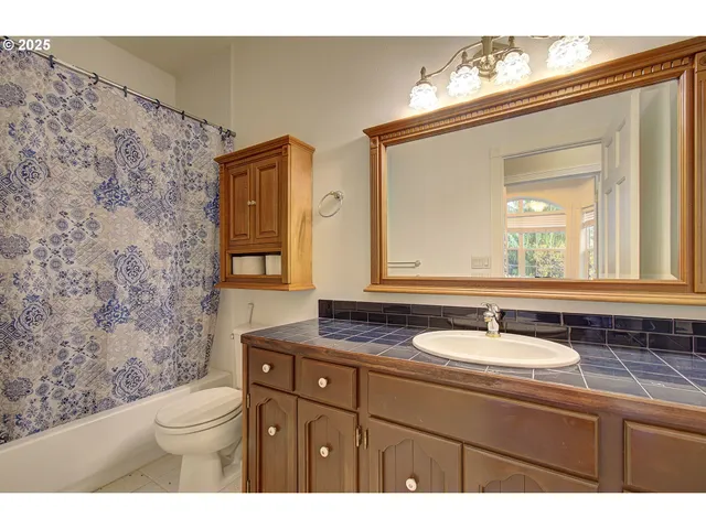 $925,000 | 444 Sommerset Road, Woodland, WA 98674