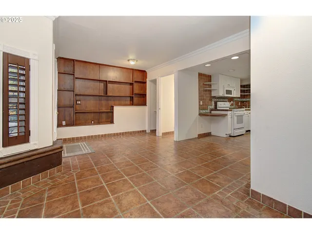 $925,000 | 444 Sommerset Road, Woodland, WA 98674