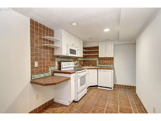 $925,000 | 444 Sommerset Road, Woodland, WA 98674