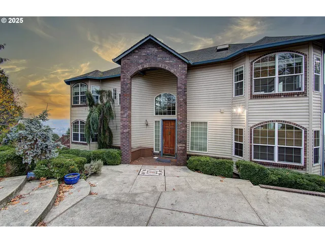 $925,000 | 444 Sommerset Road, Woodland, WA 98674