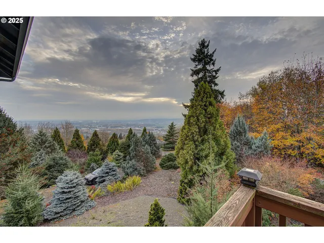 $925,000 | 444 Sommerset Road, Woodland, WA 98674