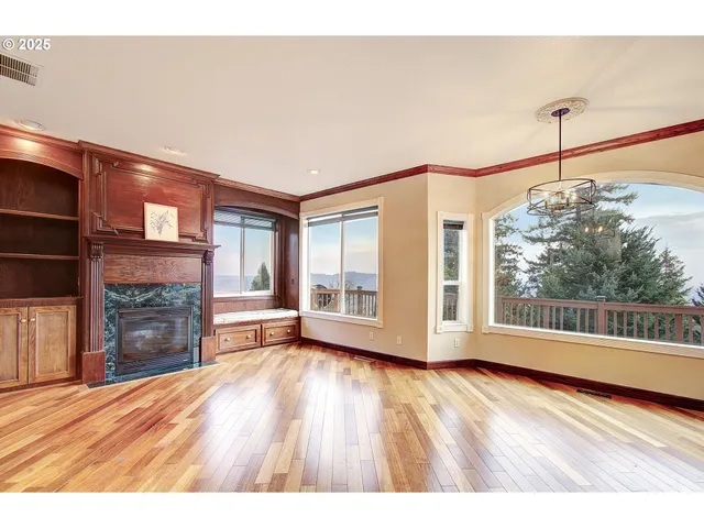 $925,000 | 444 Sommerset Road, Woodland, WA 98674