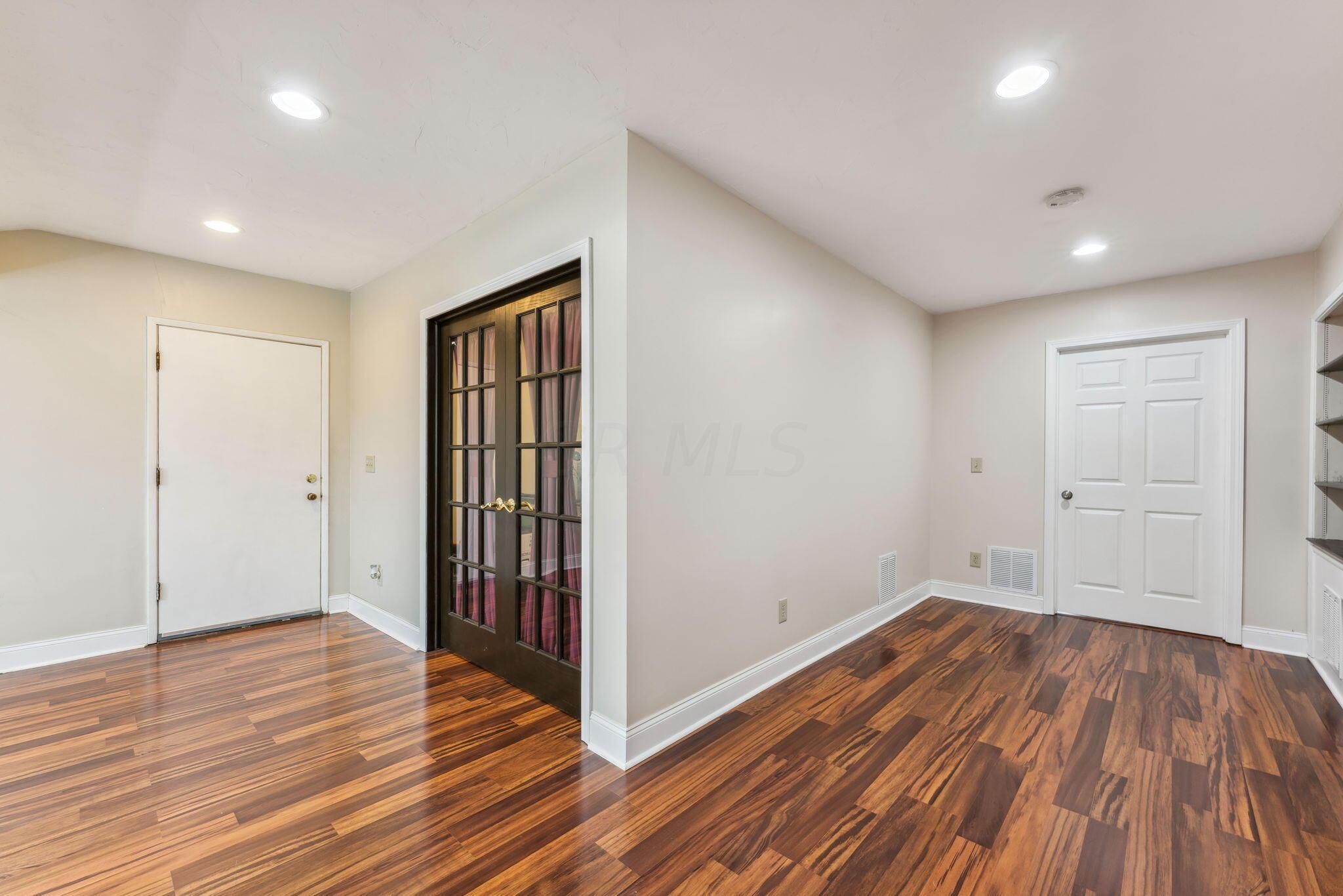 4540 Summit Ridge Road Columbus, OH 43220 - Photo 45 of 65 Mud Room & Office Space
