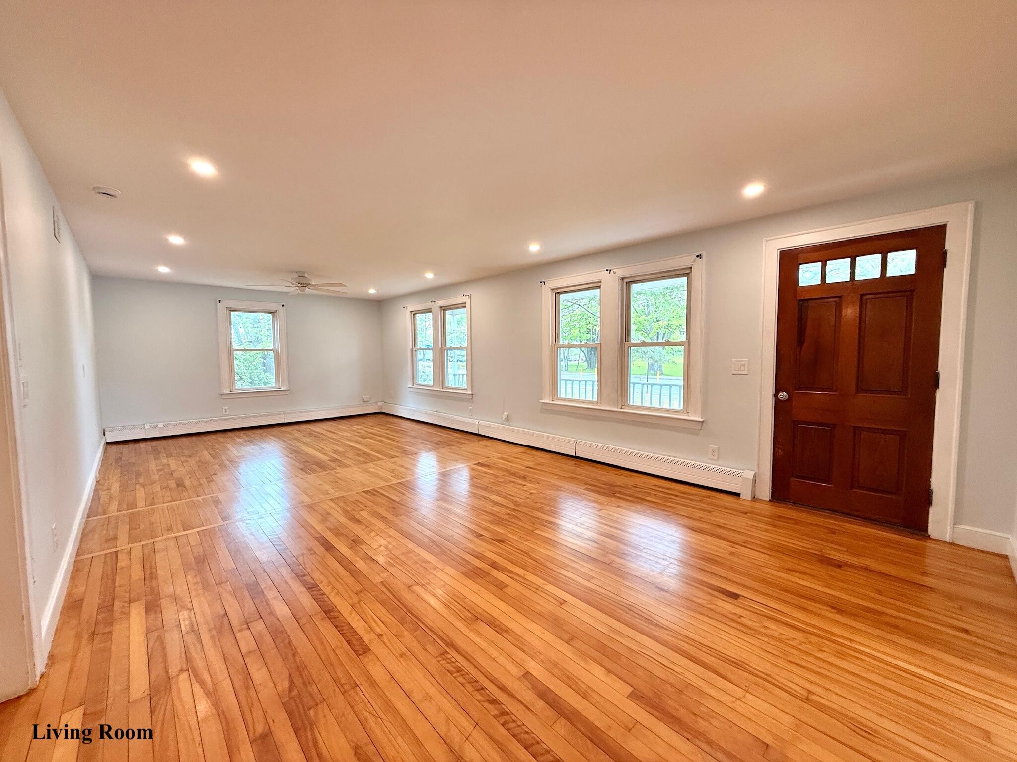 324 North Street Saco, ME 04072 - Photo 4 of 23 4 - Living Room
