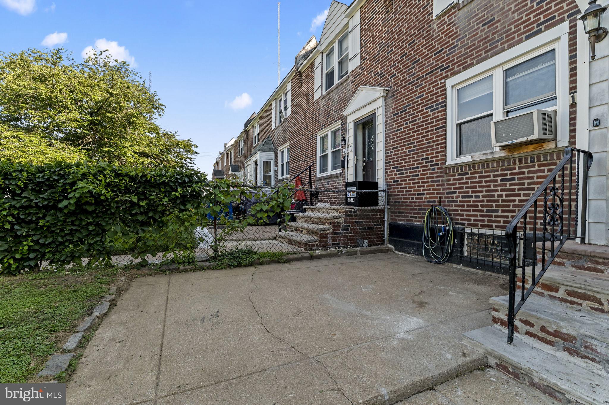 1816 Merribrook Road Philadelphia, PA 19151 - Photo 4 of 30 Gallery Image 4