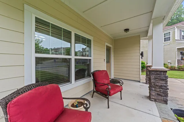 a view of a storage & utility room with washer and dryer