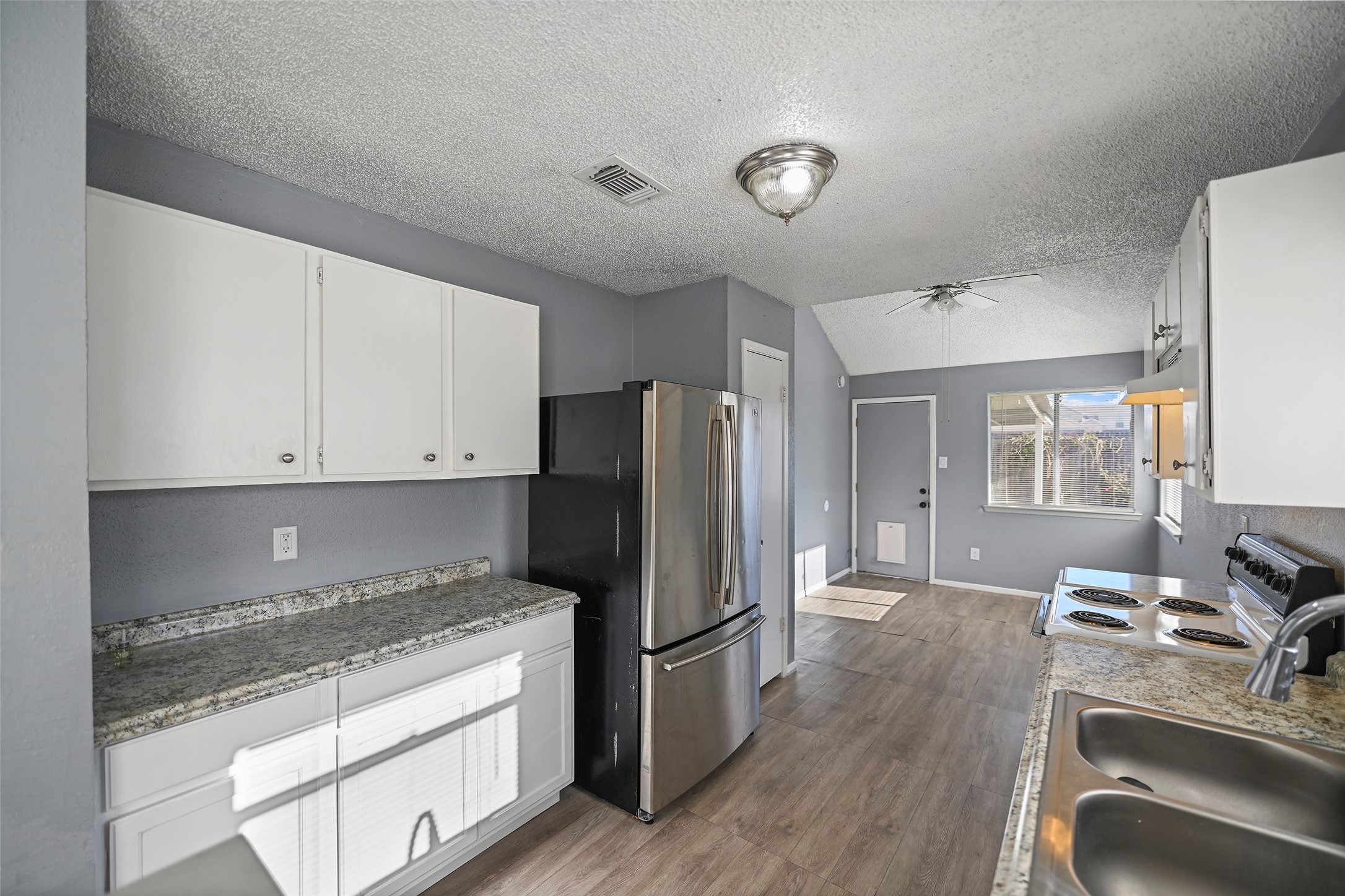23630 Pebworth Place Spring, TX 77373 - Photo 9 of 29 Gallery Image 9