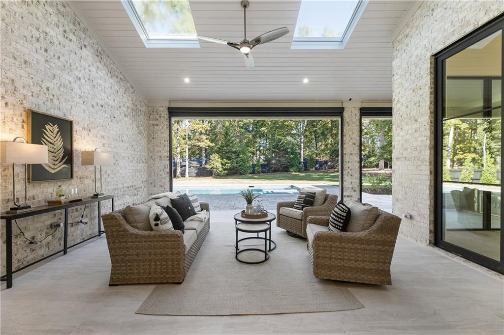 141 N Trace Alpharetta, GA 30009 - Photo 7 of 92