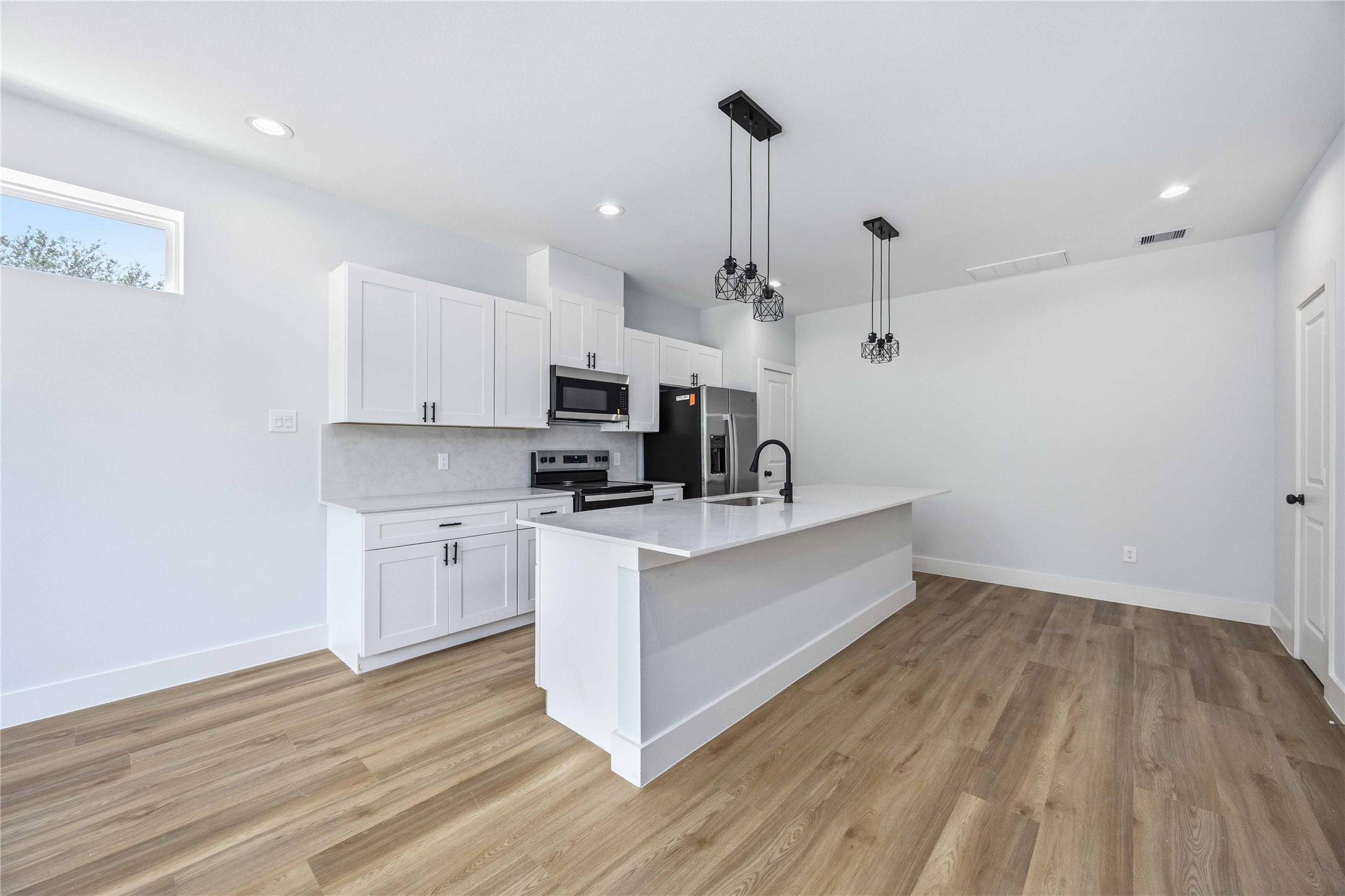 4138 Larkspur Street, Unit B Houston, TX 77051 - Photo 2 of 19