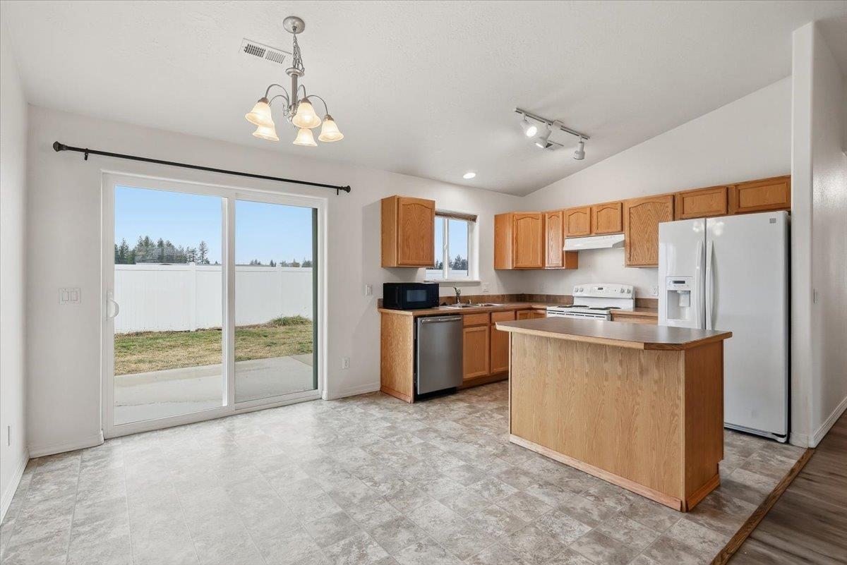 4520 South Carnation Road Spokane, WA 99224 - Photo 11 of 21