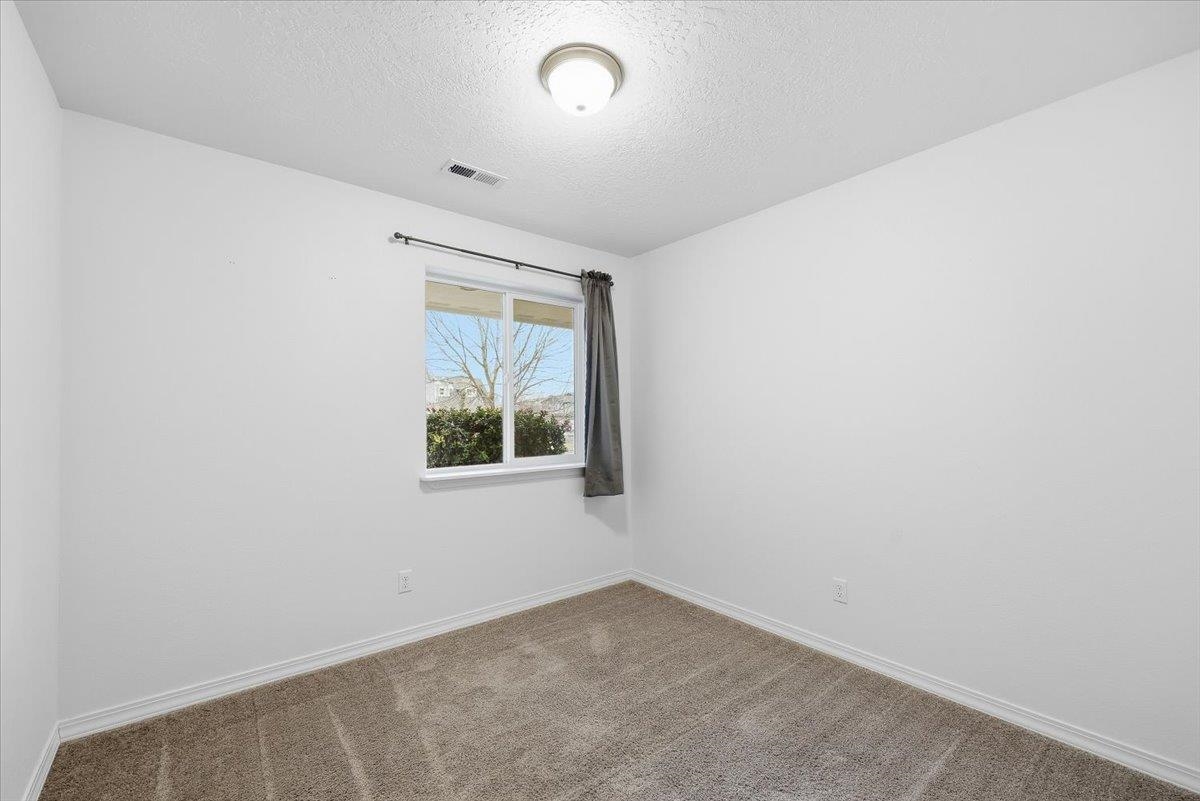 4520 South Carnation Road Spokane, WA 99224 - Photo 14 of 21