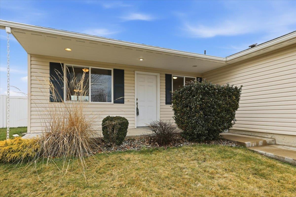 4520 South Carnation Road Spokane, WA 99224 - Photo 2 of 21