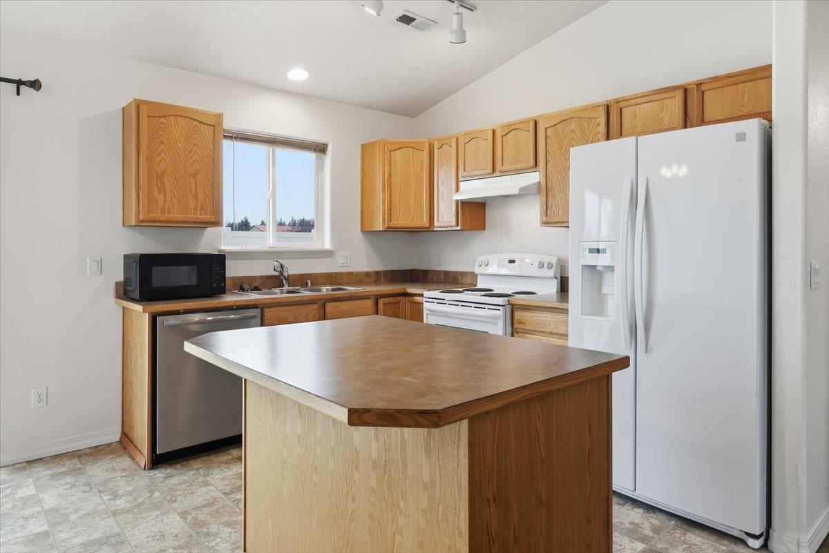 4520 South Carnation Road Spokane, WA 99224 - Photo 8 of 21