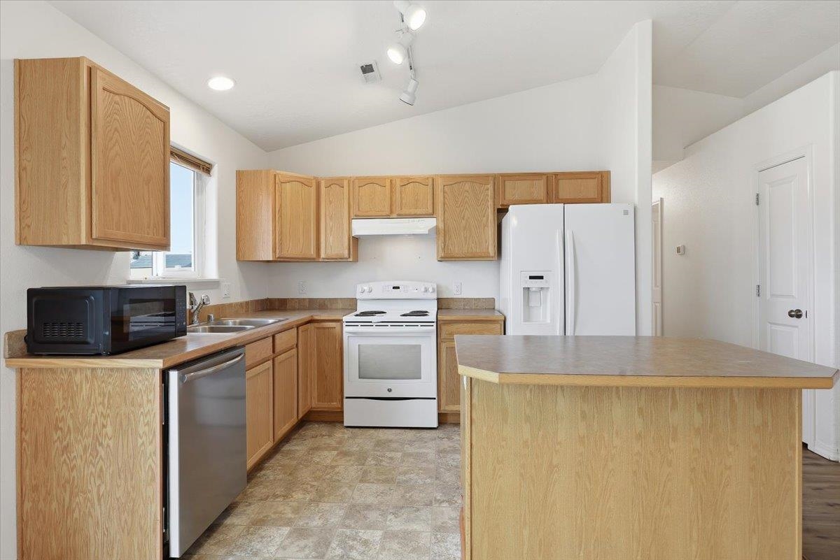 4520 South Carnation Road Spokane, WA 99224 - Photo 9 of 21