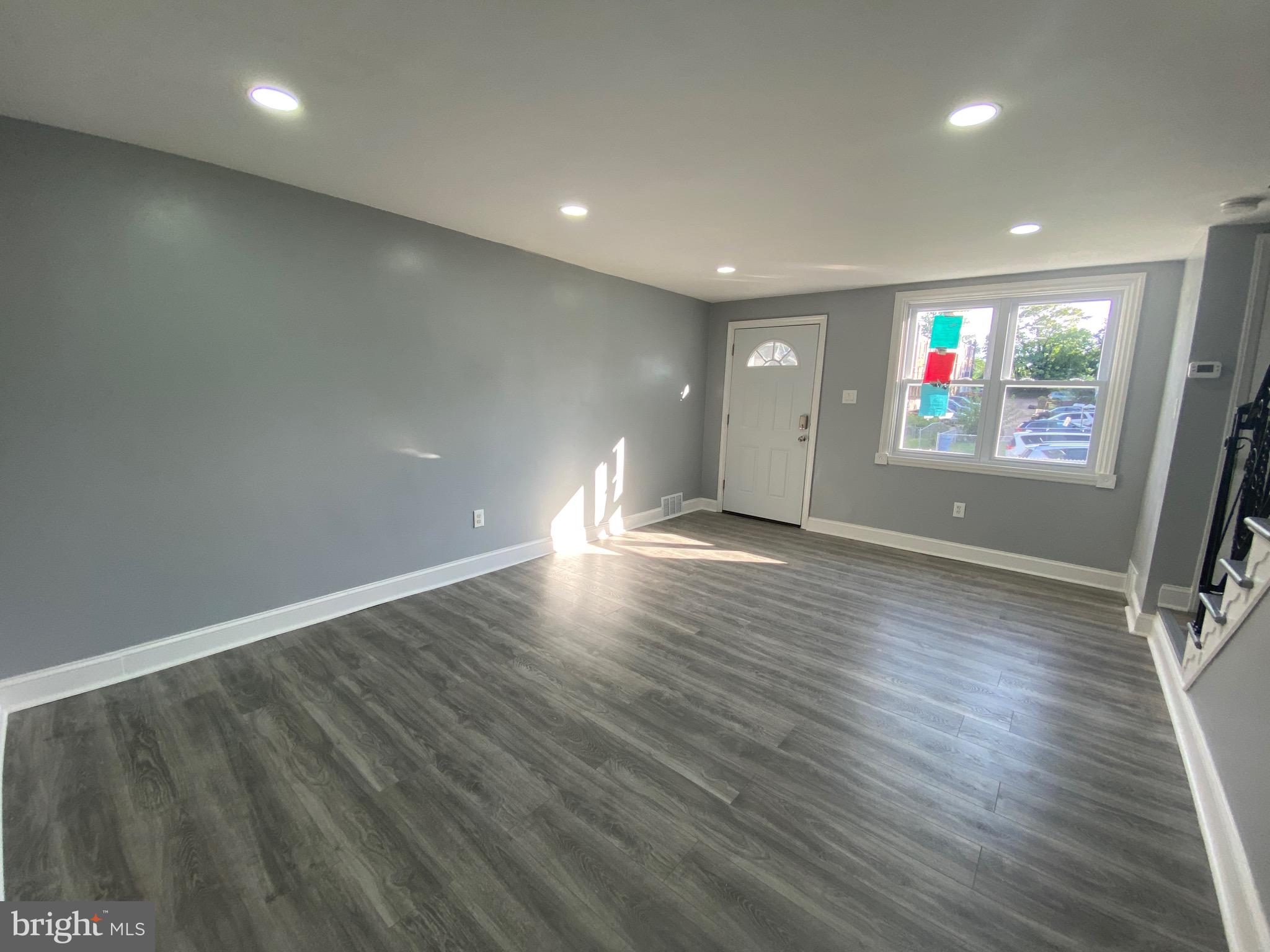 1213 Crestview Road Darby, PA 19023 - Photo 6 of 38 Living Room