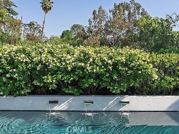 1030 San Rafael Lane Pasadena, CA 91105 - Photo 23 of 56 an aerial view of house with yard