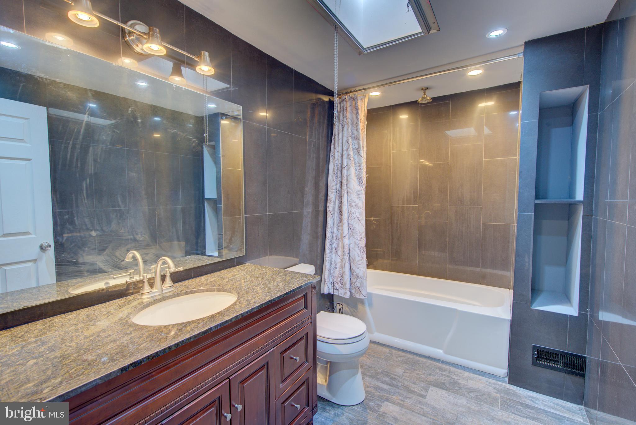 1119 Master Street Philadelphia, PA 19122 - Photo 16 of 22 Hall bath