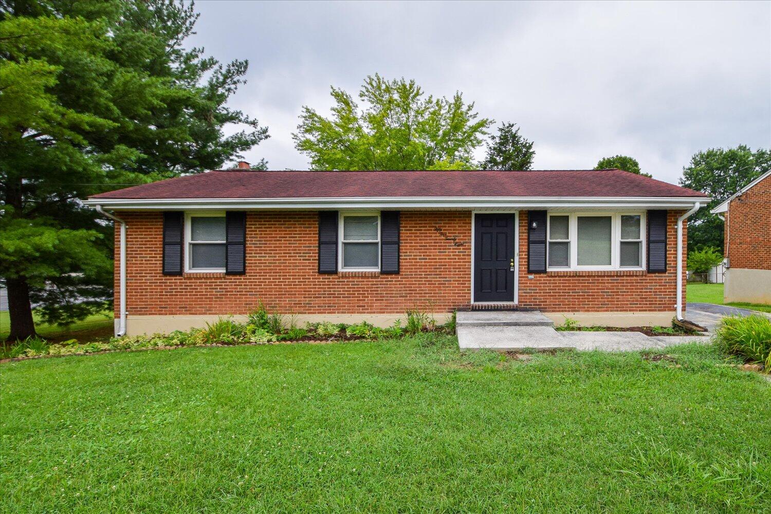 5528 Cove Road Roanoke, VA 24019 - Photo 1 of 30 5528 Cove Rd