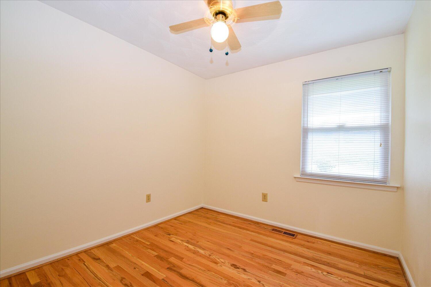 5528 Cove Road Roanoke, VA 24019 - Photo 13 of 30 09-5528 Cove-9