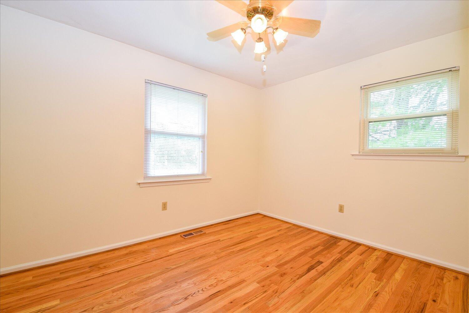 5528 Cove Road Roanoke, VA 24019 - Photo 14 of 30 10-5528 Cove-10