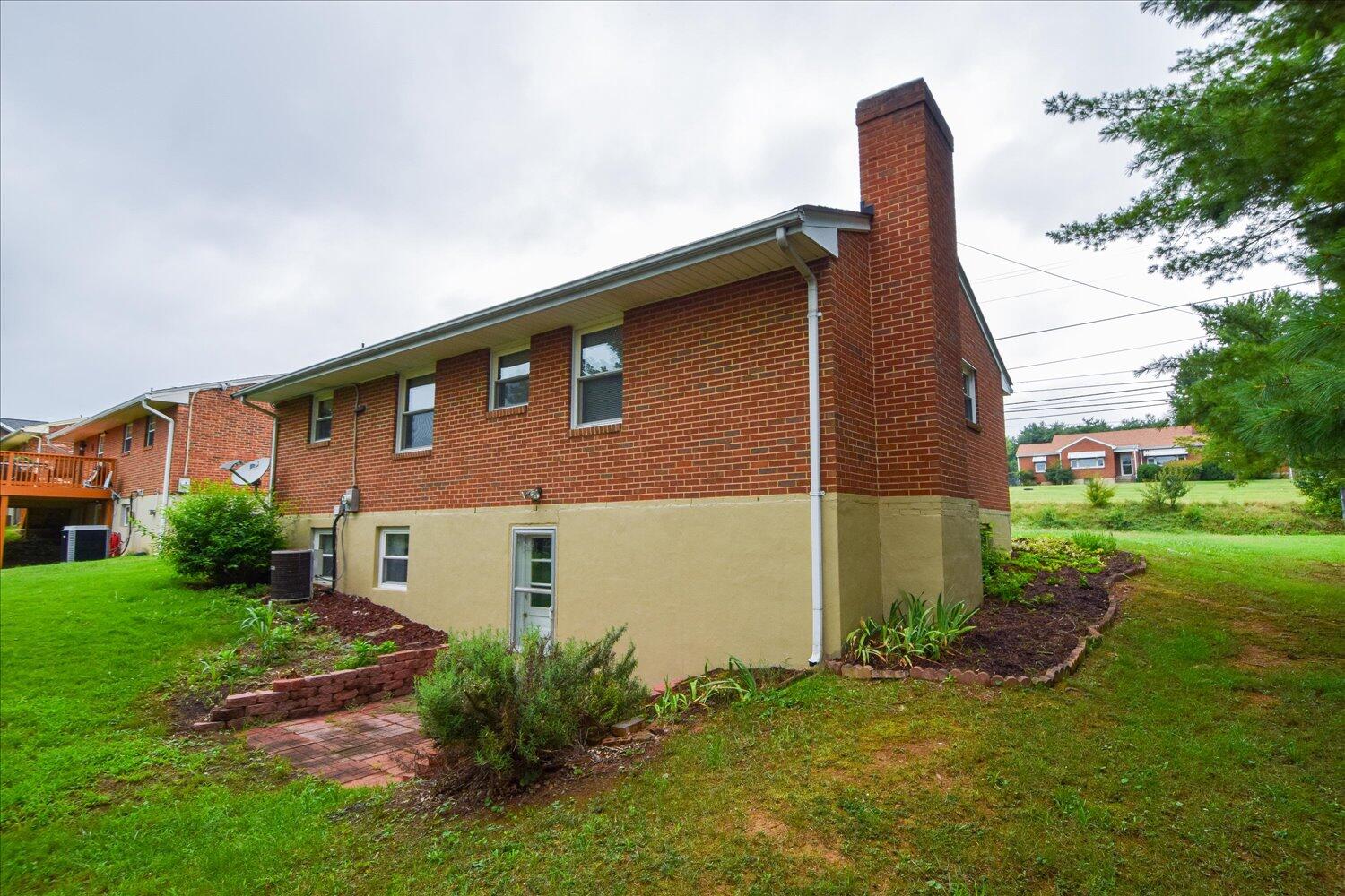 5528 Cove Road Roanoke, VA 24019 - Photo 25 of 30 20-5528 Cove-20