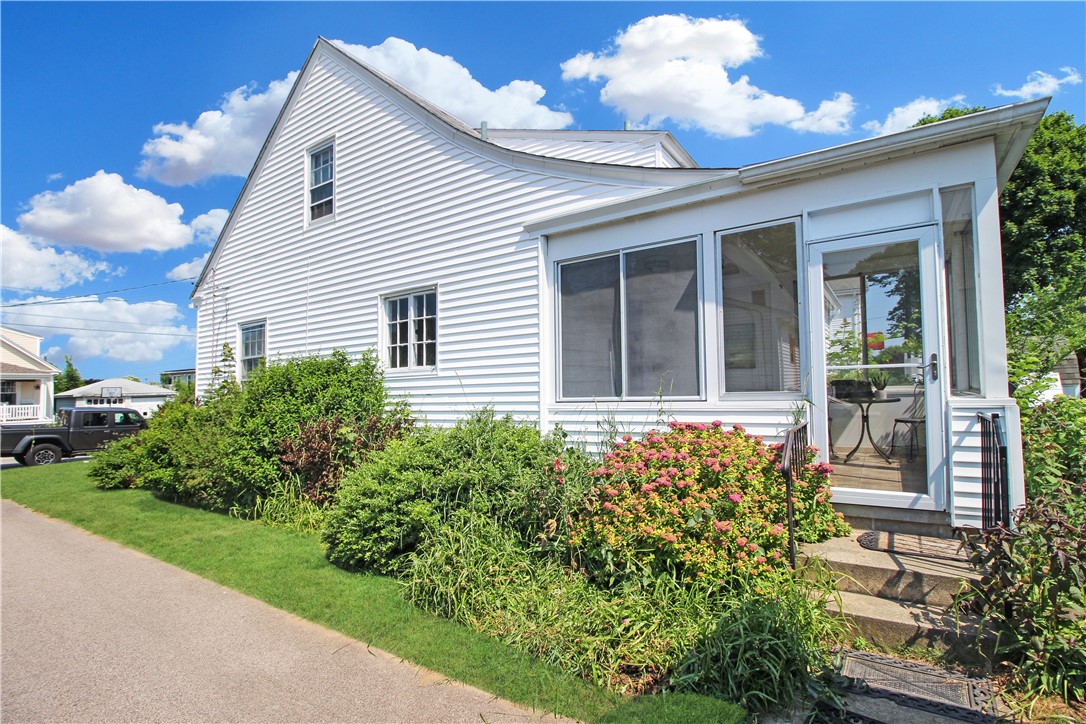 28 George Street Westerly, RI 02891 - Photo 2 of 3