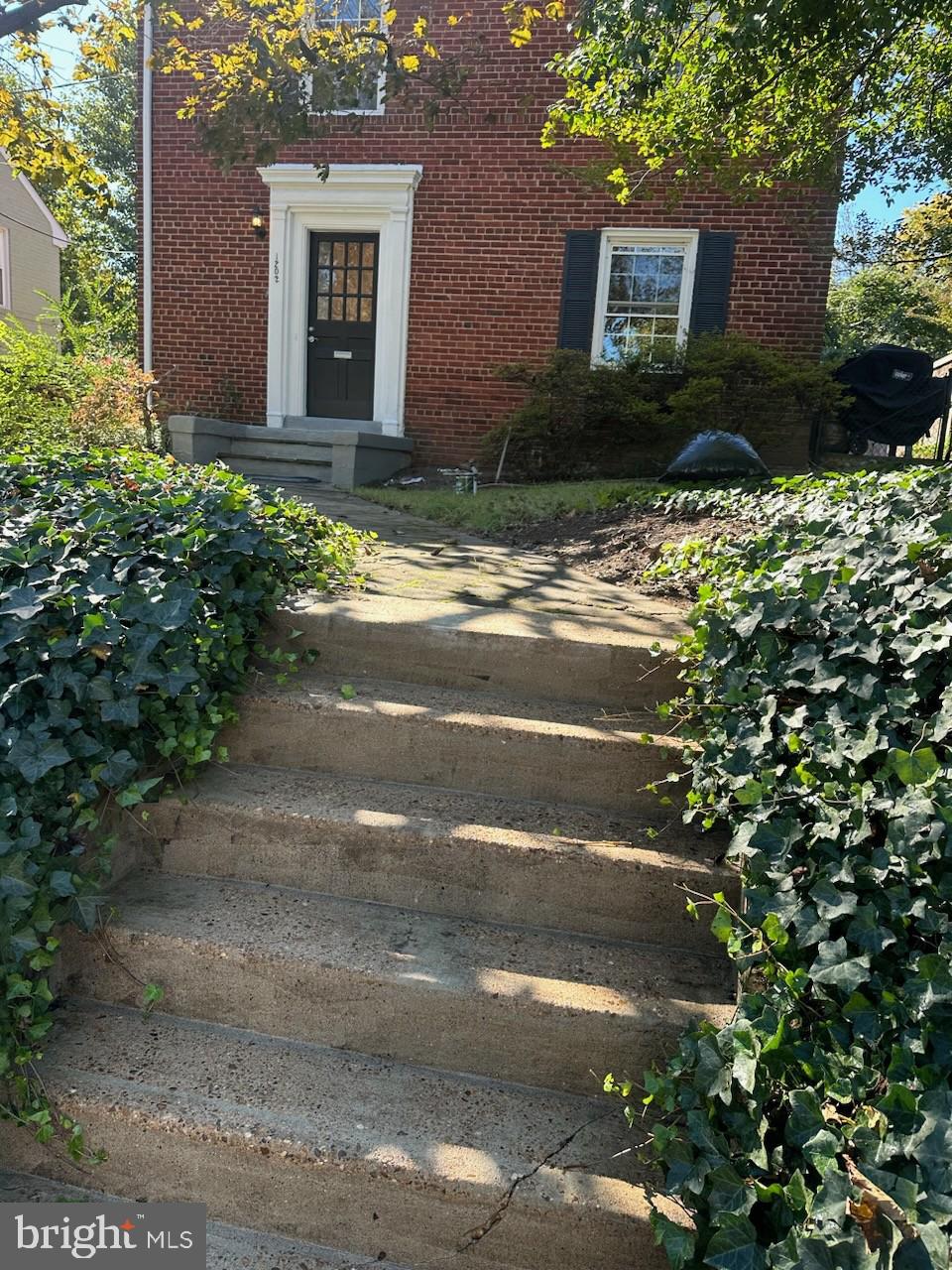 1202 West Braddock Road Alexandria, VA 22302 - Photo 16 of 20 Front Exterior