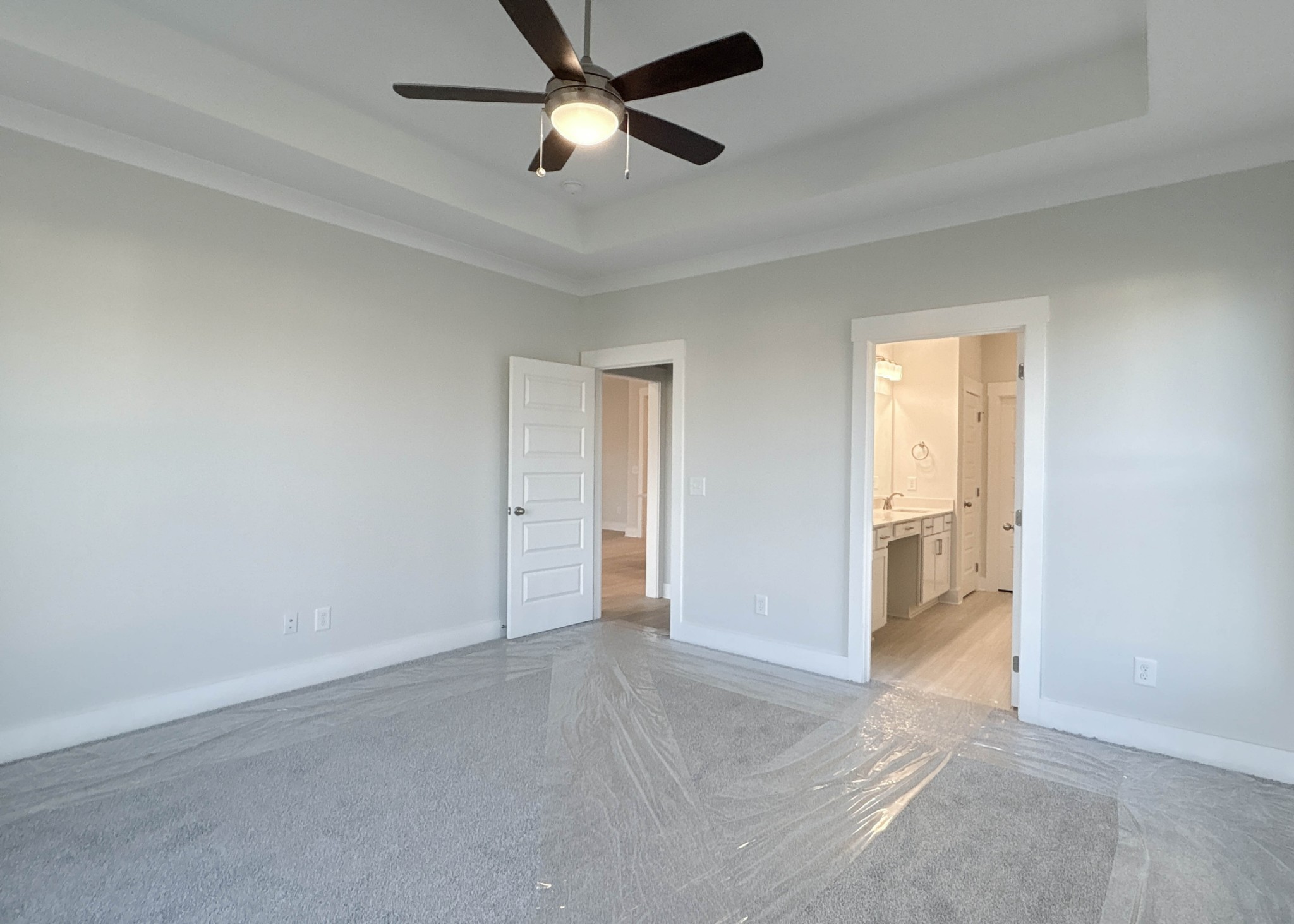 314 Booker Drive Gallatin, TN 37066 - Photo 16 of 30 an empty room with closet and a ceiling fan
