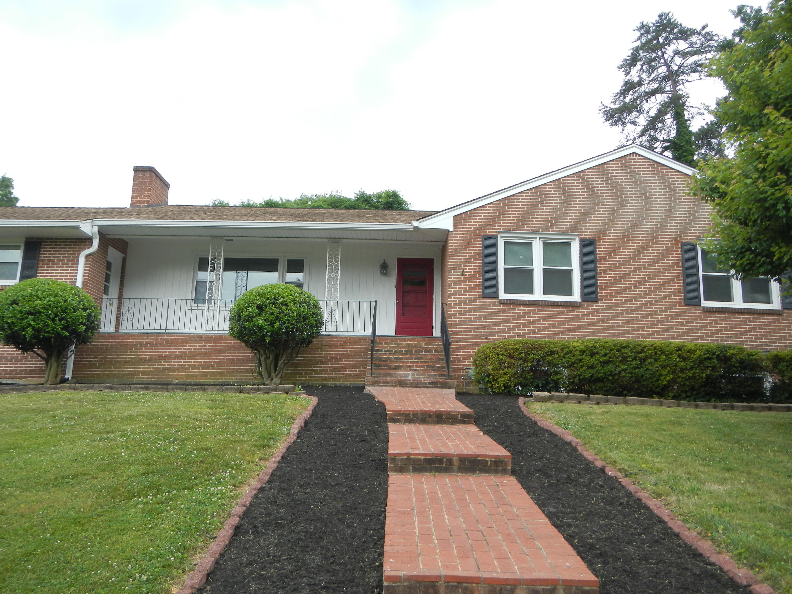 2502 Sprucewood Road Southwest Roanoke, VA 24015 - Photo 2 of 32 DSCN1685
