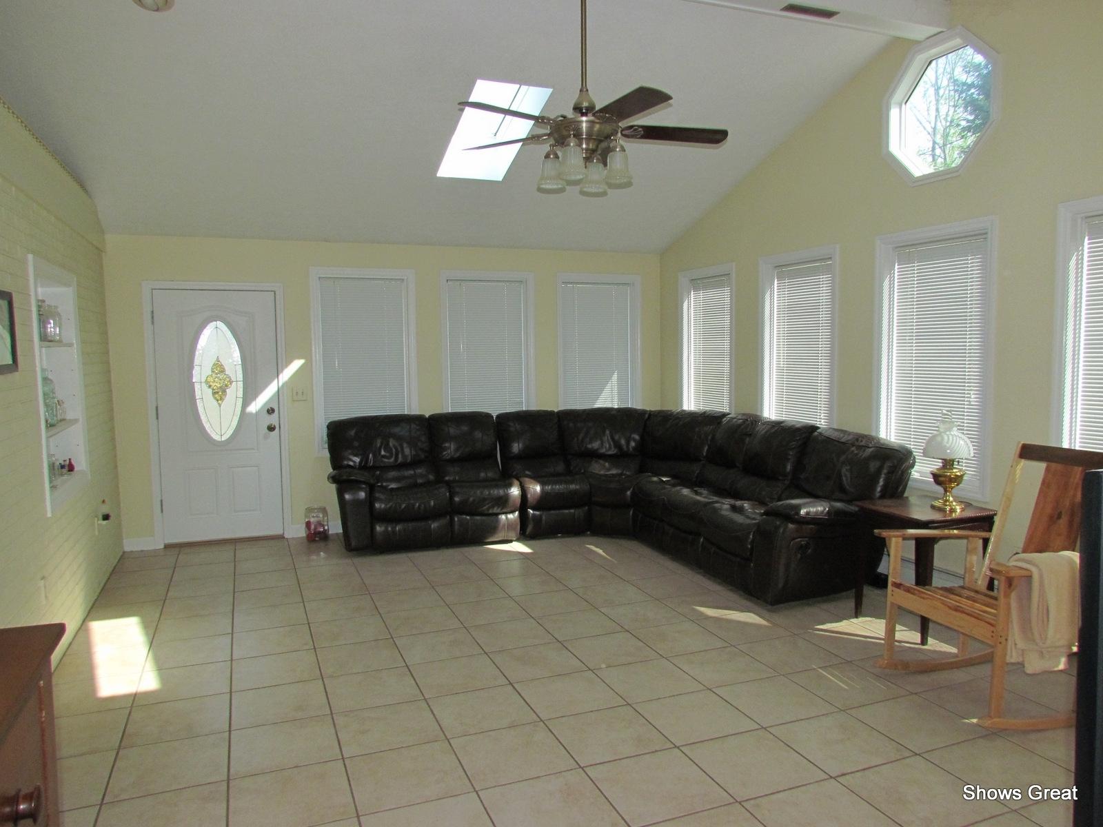 2502 Sprucewood Road Southwest Roanoke, VA 24015 - Photo 14 of 32 Florida Room