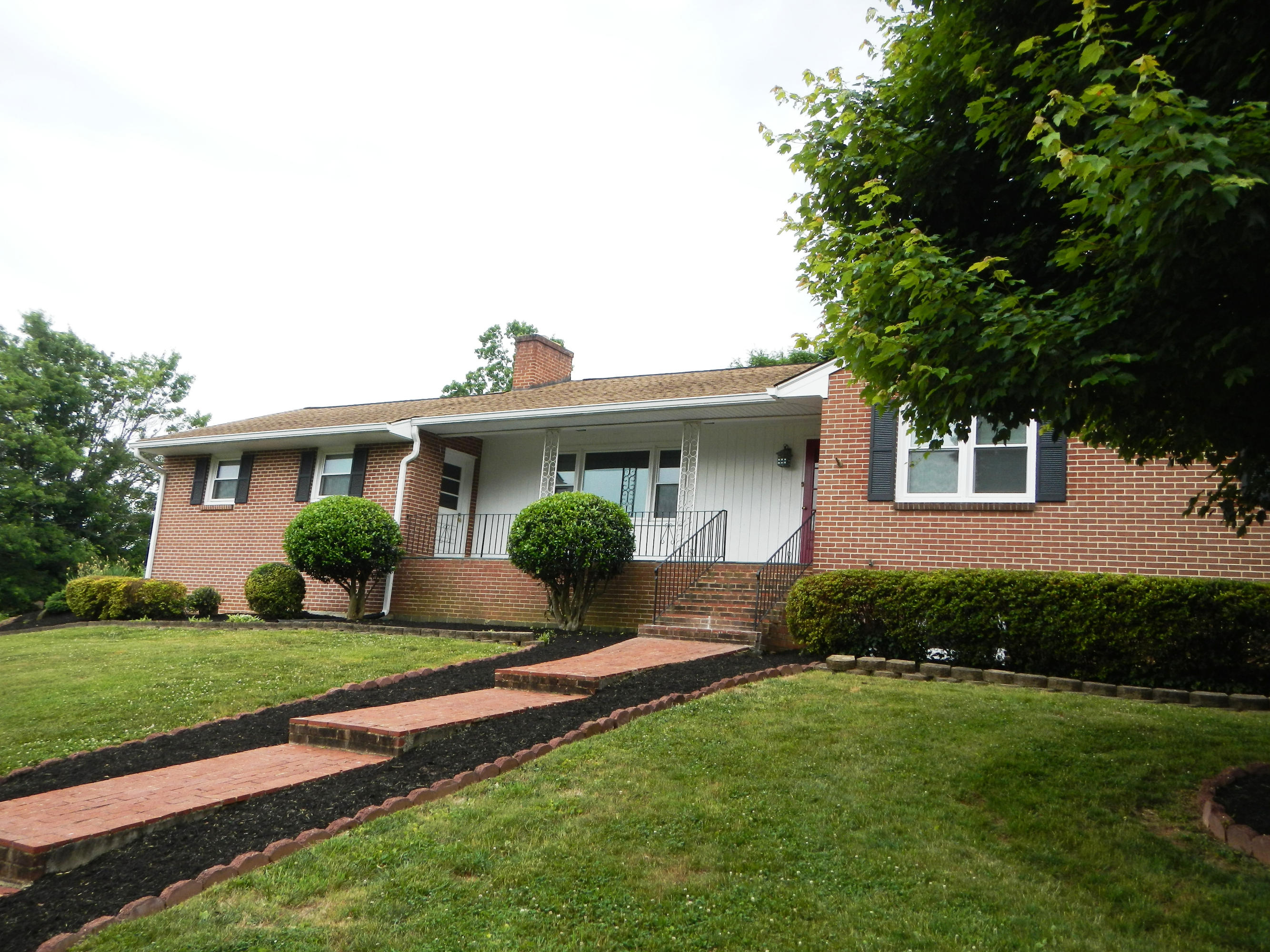 2502 Sprucewood Road Southwest Roanoke, VA 24015 - Photo 3 of 32 Front
