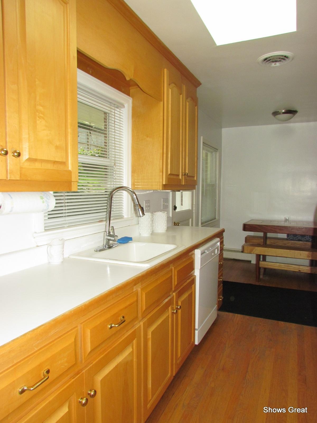 2502 Sprucewood Road Southwest Roanoke, VA 24015 - Photo 10 of 32 Eat in Kitchen