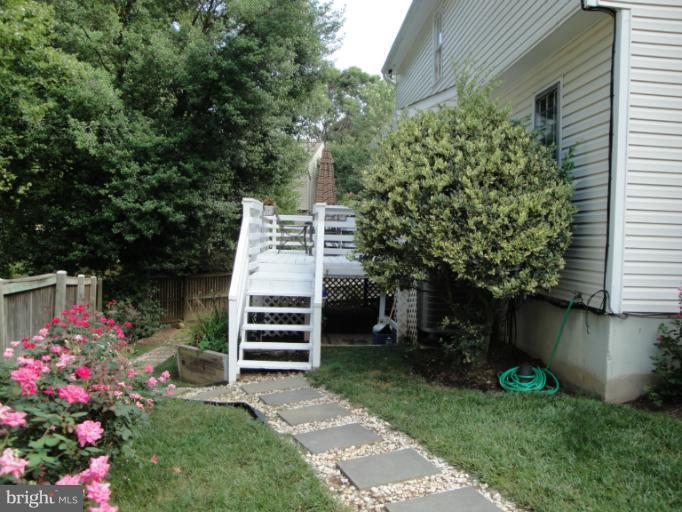 10000 Marshall Pond Road Burke, VA 22015 - Photo 28 of 30 Exterior (Rear)